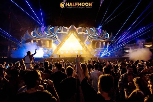 Halfmoon Party Koh Phangan – pyramid-shaped main stage with blue laser beams